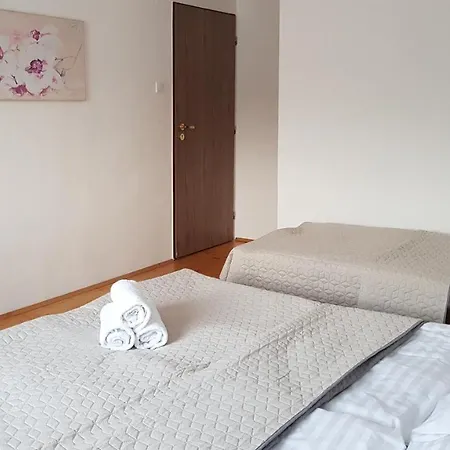 Apartmany 105 Penzión pre hostí